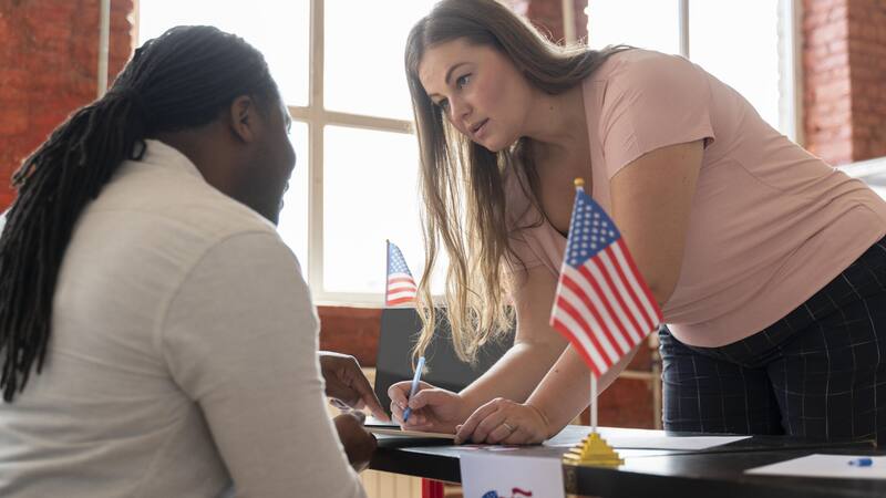 La administración de Donald Trump ha identificado las ciudades santuario como objetivos prioritarios para las redadas y deportaciones masivas.