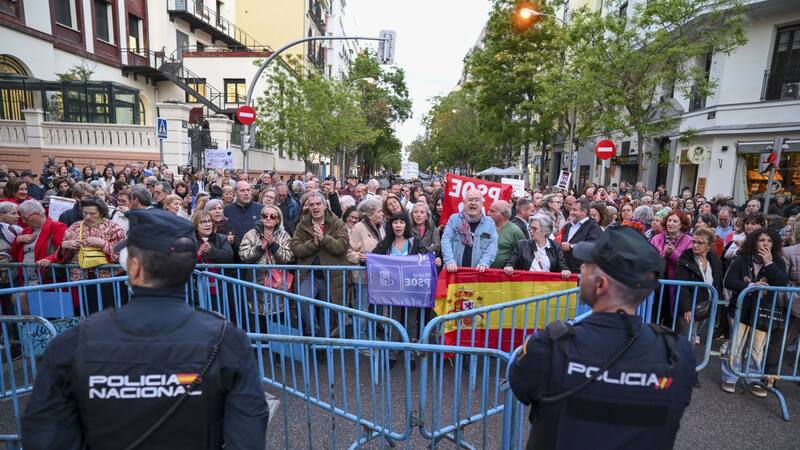 El portavoz del PP en el Congreso dijo que la militancia del PSOE debería "replantearse" acudir al apoyo a Sánchez.