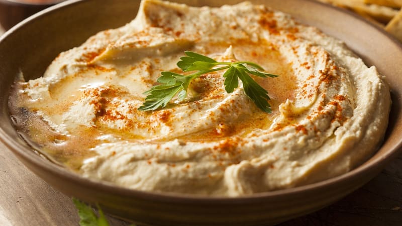 Hummus de garbanzos casero: la receta tradicional con todos los trucos para que quede perfecto.