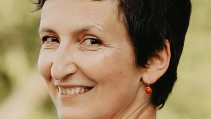 La historia de la doctora Beata Halassy, una viróloga croata de 49 años, es un testimonio de determinación y valentía.