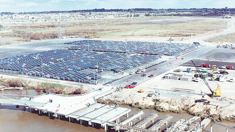 La terminal portuaria de Zárate concentra los movimientos de comercio exterior de la industria automotriz