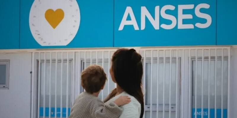 En agosto todos los pagos de ANSES subirán un 4,58%.