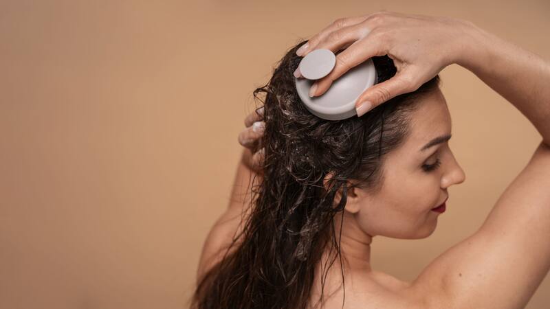 Con una fórmula sin sulfatos ni parabenos, muchos lo eligen como el producto ideal para el cabello.