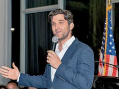 Este hijo de argentinos es el alcalde del distrito más lujoso de Miami