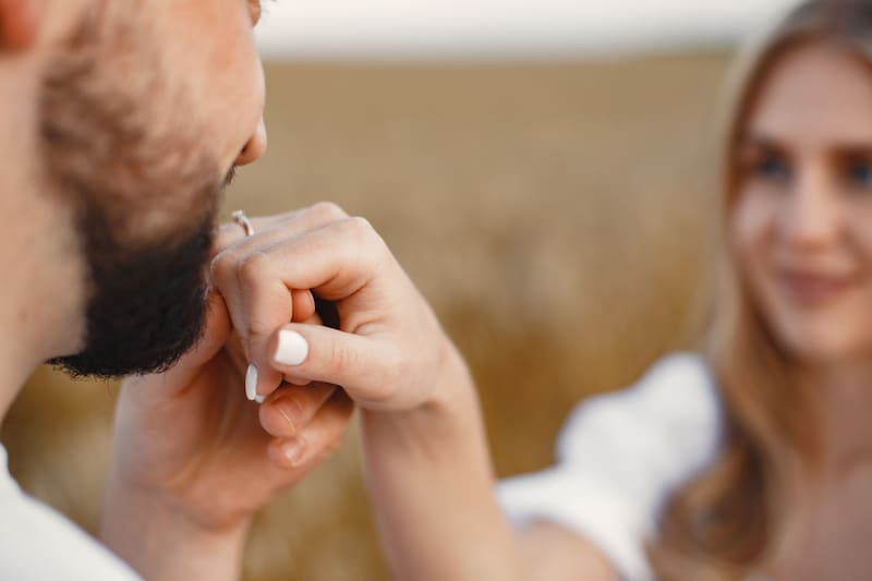 Este es el significado del anillo de promesa que se regala el 2 de noviembre. Fuente: Freepik