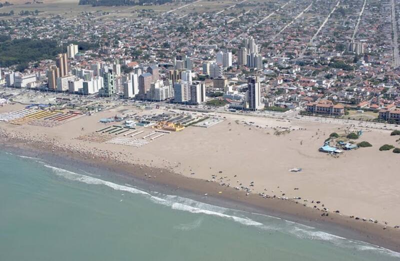 Las playas de Necochea son conocidas por ser muy amplias y atraen a muchos turistas