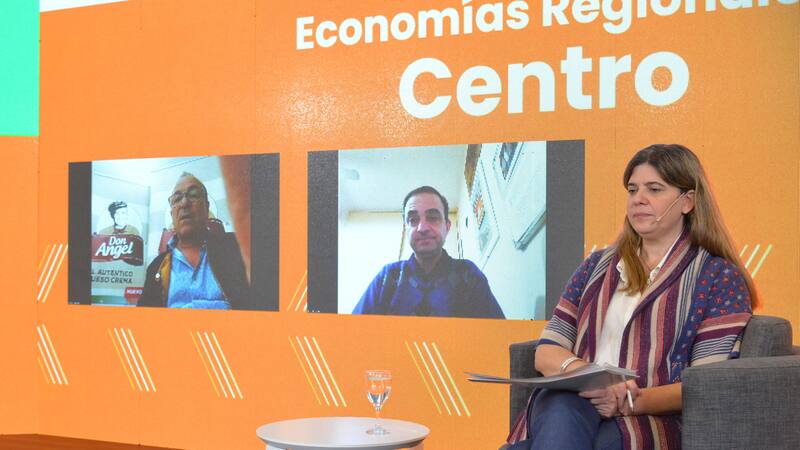 Miguel Ángel Laspina (Lácteos Don Ángel), Pablo Zanello (Director General, CMZ SA), moderados por Juliana Monferrán (El Cronista)