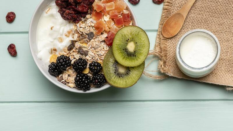 Este desayuno posee ingredientes fundamentales para promover la salud de la piel desde adentro hacia afuera.