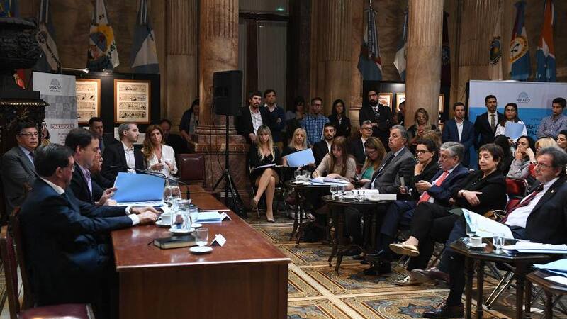 El plenario de comisiones del Senado debatió los cambios a la ley de Financiamiento Político