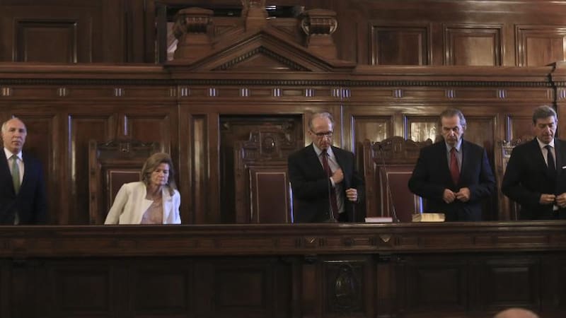 Los cinco jueces de la Corte Suprema, con opiniones cruzadas sobre el impuesto a las Ganancias