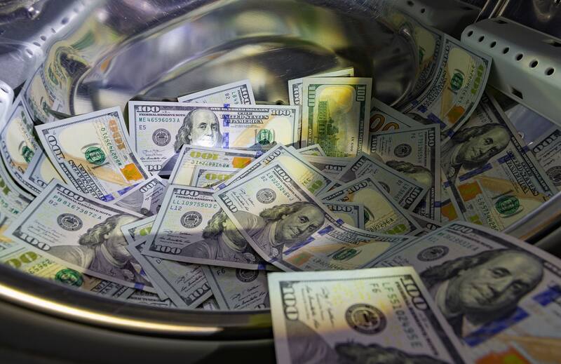 El blanqueo debería ayudar a "dinamizar a la economía chica", según Di Stefano.