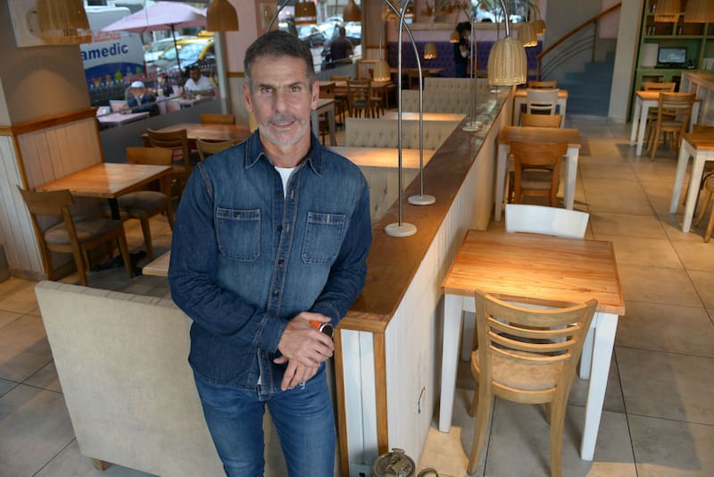 Iluane, desde la nueva sucursal en Charcas y Coronel Díaz, que abrió en plena pandemia