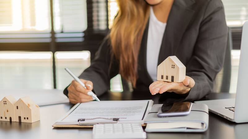 Haya Inmobiliaria está ofreciendo propiedades de bancos a precios increíbles que parten de los 14.000 euros en adelante. (Imagen: Shutterstock)
