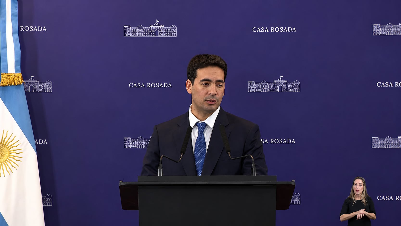 Adrián Ravier se presentó como nuevo vocero: sin preguntas y con un "compromiso" a la prensa