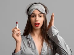 Confirmado | Estos son los peligros que enfrentas por no sacarte el maquillaje antes de dormir, según especialistas