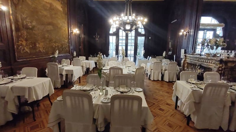 Conocé este restaurante que ofrece a los amantes de la buena comida empanadas irresistibles y parrilla libre que no defrauda.