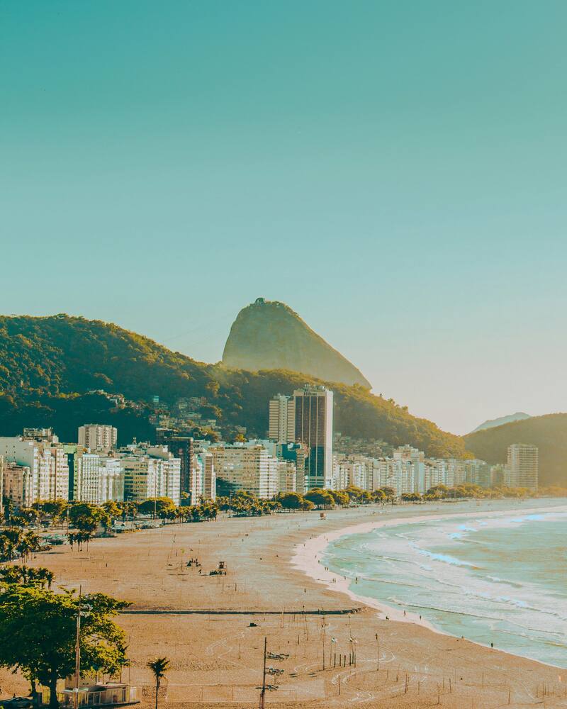 Las playas de Río de Janeiro: un escape hacia la belleza natural y la diversión bajo el sol. (Fuente: Unsplash)