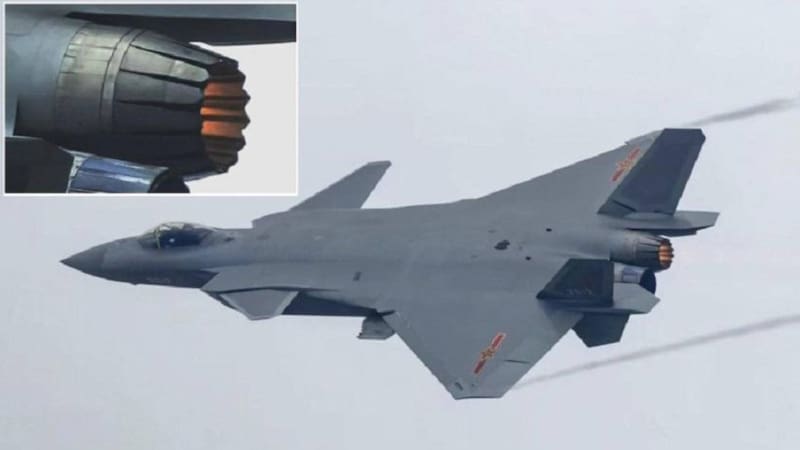 Los nuevos aviones caza de combate J-20A con los motores WS-15.