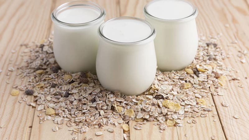 El agua de avena es obtenida del remojo de avena en agua durante un período determinado.
