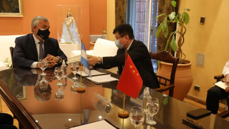 Gerardo Morales firma Cauchari