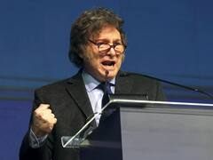 "Gran sufrimiento": el duro editorial de The Guardian sobre el primer año de Milei