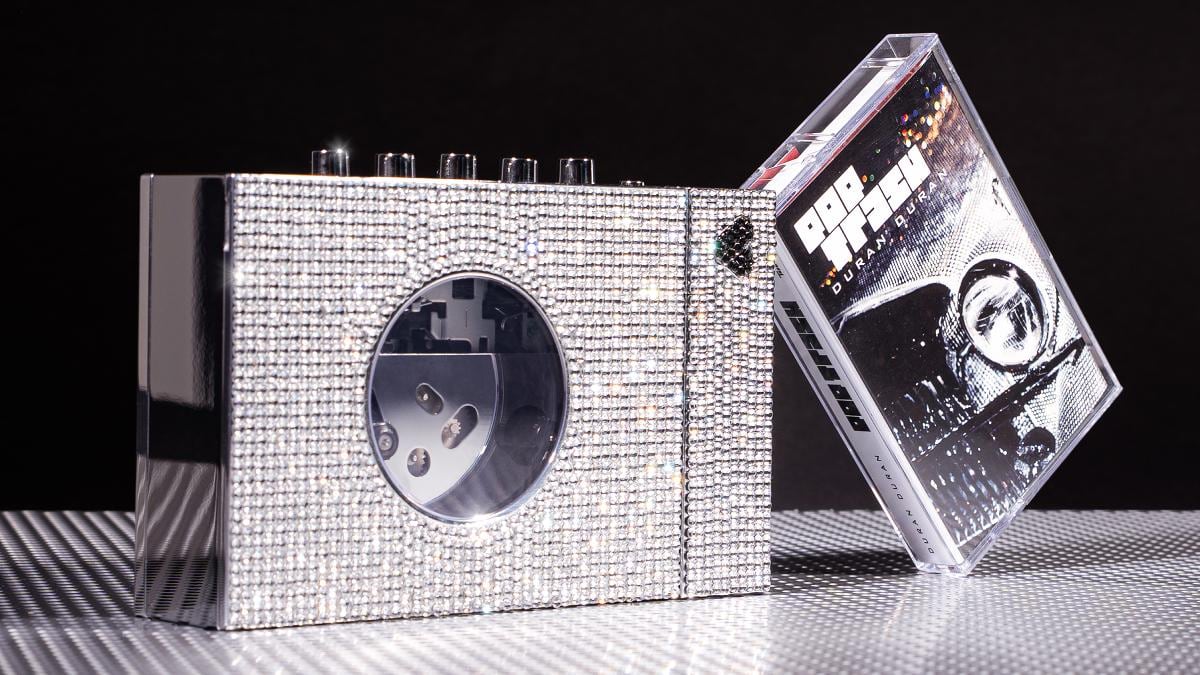 Vuelve el cassette: una icónica banda de los 80 lanzó su reproductor portátil