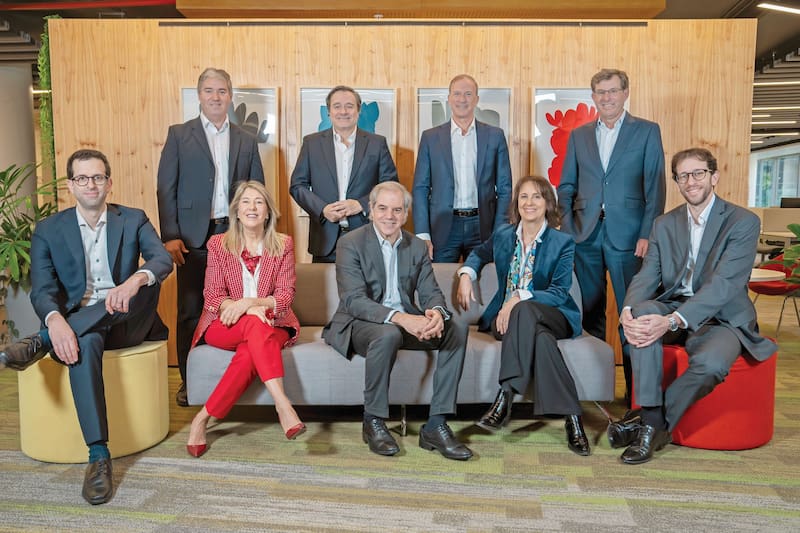 Marval, O'Farrell & Mairal. El estudio más grande la City, con 311 abogados. Después de haber cerrado para Golar el proyecto de GNL con PAE, YPF le pidió que se sumara a la inversión de US$ 50.000 millones que hará con Petronas. Para la petrolera, la firma también lleva adelante el Proyecto Andes, con el que venderá 55 áreas convencionales. También está muy activa en minería. El mes pasado, hizo el deal BHP-Lundin, de más de US$ 3200 millones a escala global, por Filo del Sol y Josemaría. Continúa con los re clamos de Ausol, Grupo Concesionario del Oeste y sus accionistas.