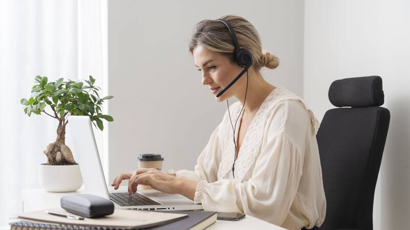 El trabajo remoto permite a las personas balancear mejor su vida laboral y personal, eliminando la necesidad de desplazamientos.