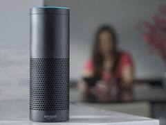 Por qué Amazon puso a 10.000 empleados a trabajar en un parlante