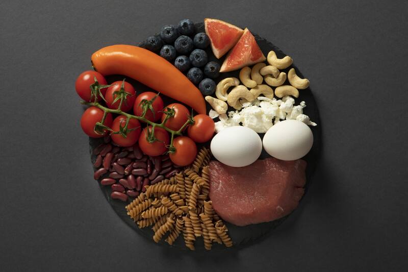 Una alimentación equilibrada es esencial para la salud del cerebro. (Foto: Freepik)