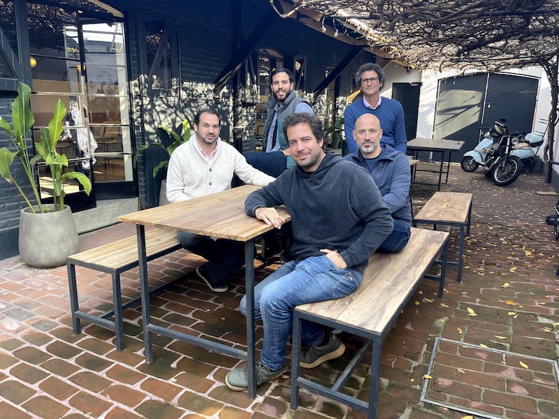 Los fundadores de Newtopia. Atrás: Aguado, Spitz y Mayer. Adelante: Jutard y Lafosse.