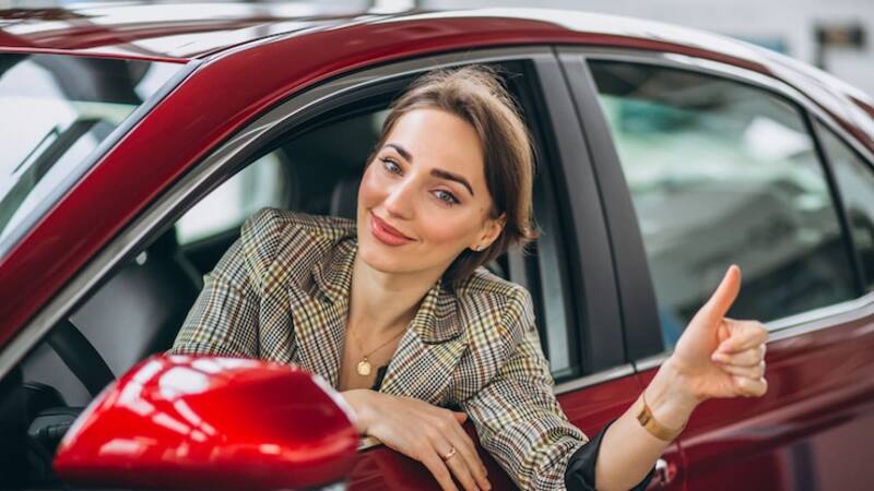 ¿Adiós etiqueta ECO? La DGT evalúa una reclasificación para los vehículos que beneficiara a muchos conductores.