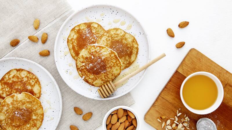 Preparar crepes fitness de avena es sencillo y rápido.