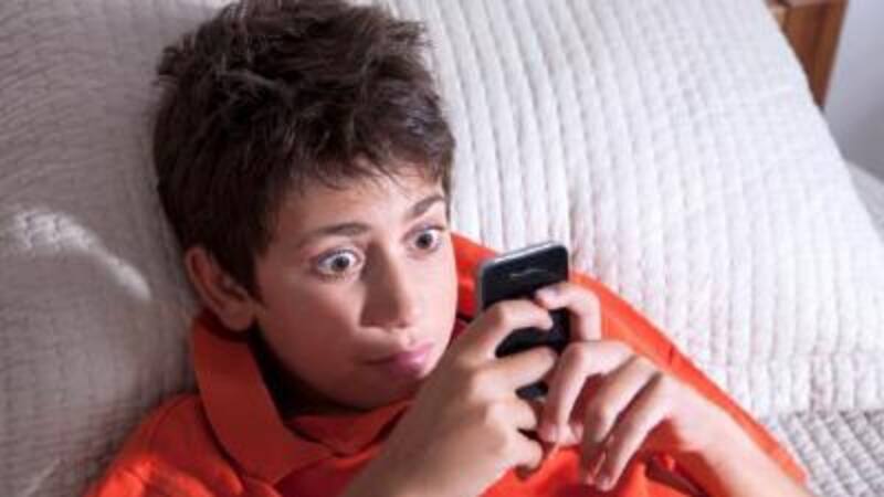 Telefonos, TV y computadoras animan los largos días de vacaciones