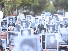 Atentado a la AMIA: la Justicia ordenó aplicar el juicio en ausencia a los acusados