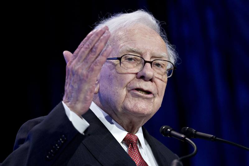 Warren Buffett es una de las personas más consultadas sobre como invertir en el mundo.