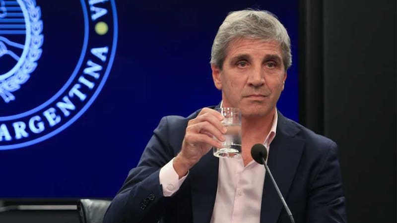 Mientras que Luis Caputo espera alrededor un 10% de inflación para marzo, las principales consultoras pronostican entre un 12,5% y un 13%.