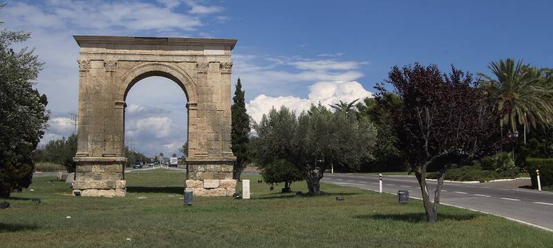 El Arco de Roda de Bará data del SIglo I a.c. (Fuente: Portal oficial de turismo de España)