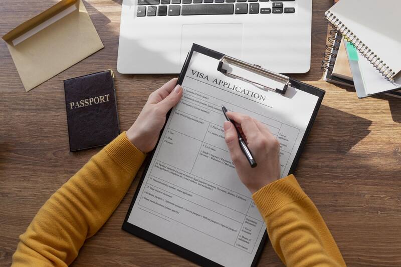 Para obtener una visa de trabajo temporal en el Reino Unido, el solicitante debe contar con un patrocinador autorizado por las autoridades británicas. (Foto: Freepik)