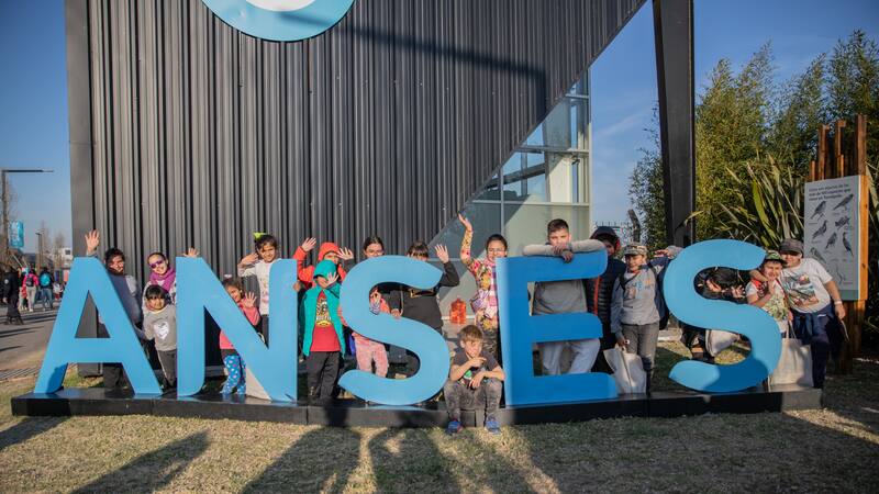 La AUH alcanzará los $ 59.483 en junio, mientras que la Tarjeta Alimentar será de $ 52.250.