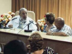 Reapareció Fidel Castro en un encuentro con maestros queseros