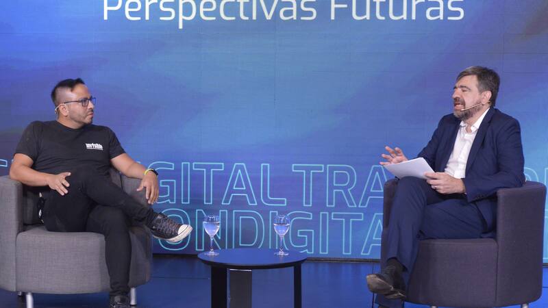 Fredi Vivas, especialista en inteligencia artificial junto a Hernán de Goñi