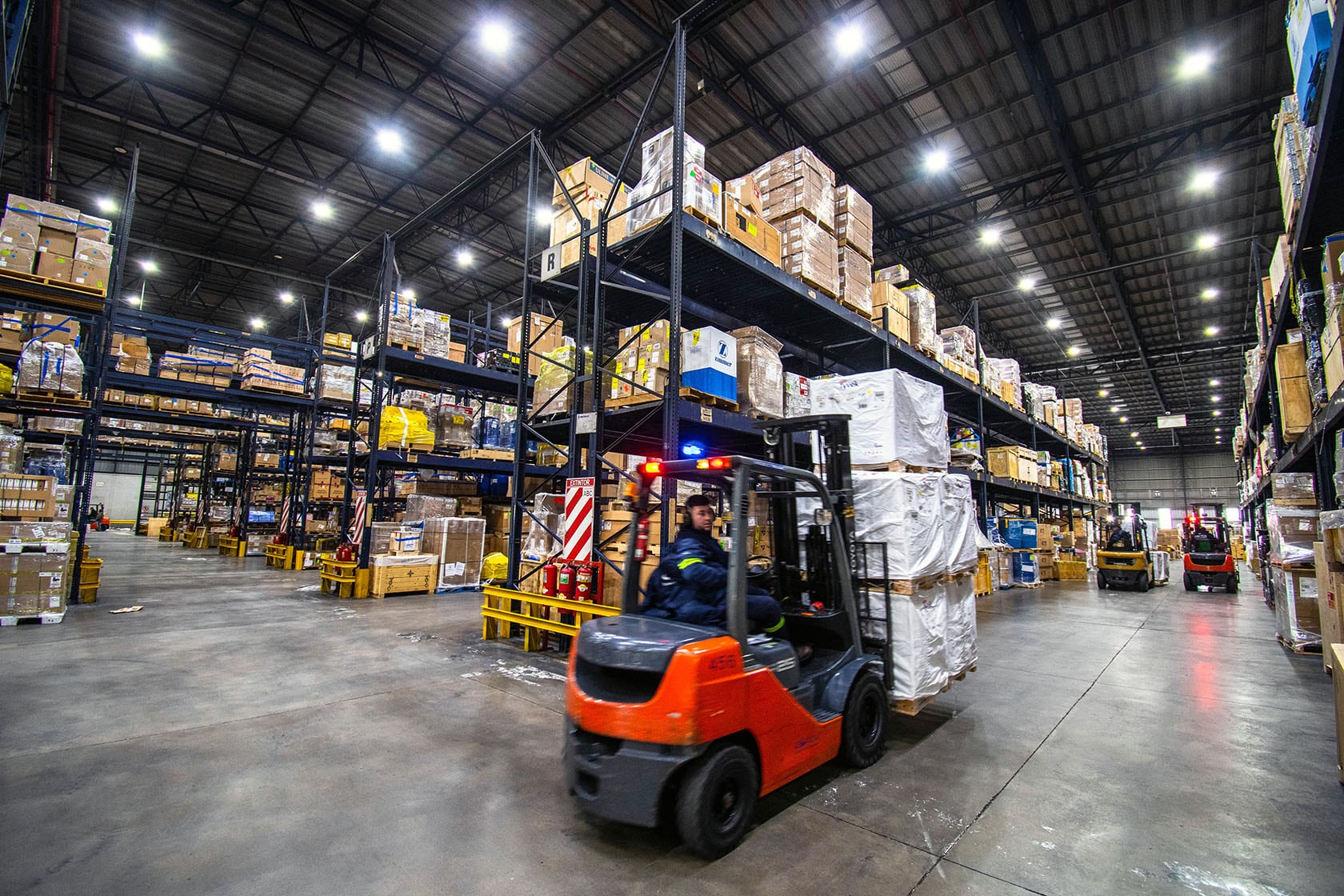 Impulsada por el e-commerce, la logística lidera la demanda en la era de la IA