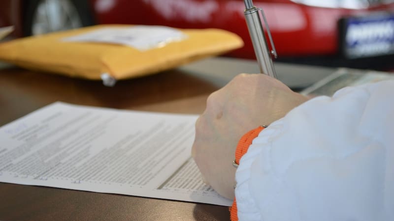 Cuando fallece un familiar, ¿cómo saber si dejó herencia y qué trámites hay que realizar para cobrarla?