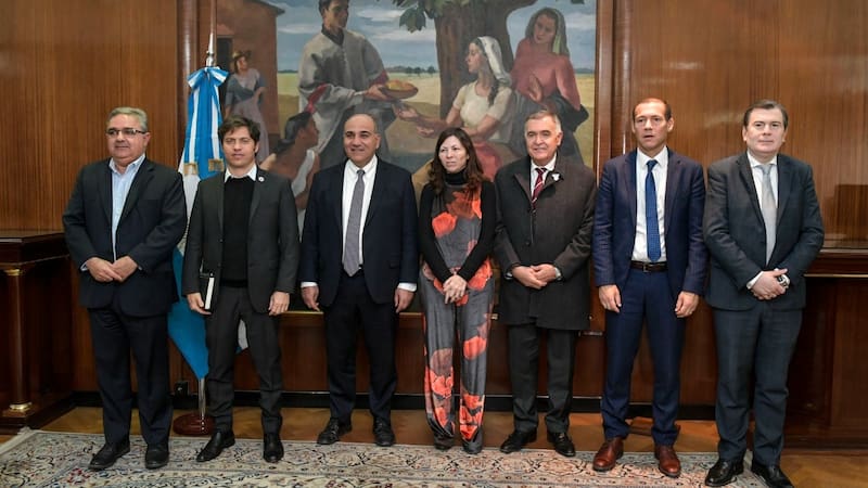 Este lunes la dupla Manzur-Batakis recibió al grupo conformado por Axel Kicillof (Buenos Aires), Raúl Jalil (Catamarca), Omar Gutiérrez (Neuquén); Gerardo Zamora (Santiago del Estero) y Osvaldo Jaldo (Tucumán).