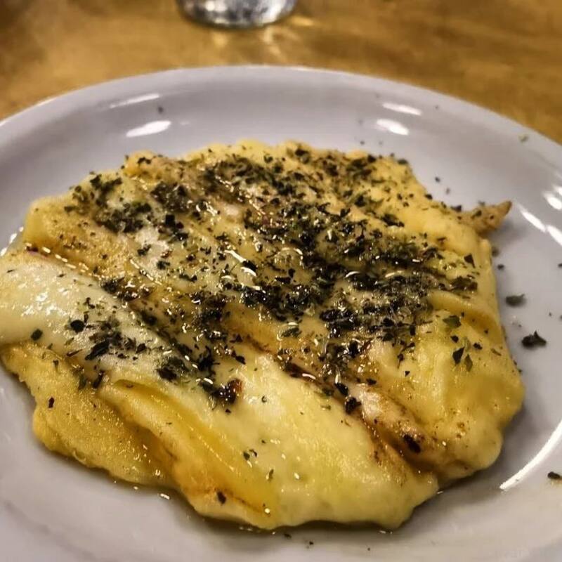 Tremenda: la provoleta argentina conquista paladares internacionales.