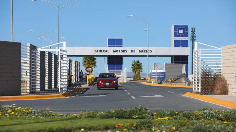 La industria automotriz mexicana suma producción mes a mes