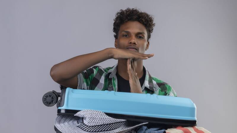 Muchas personas podrían ser deportadas si no se van por decisión propia.