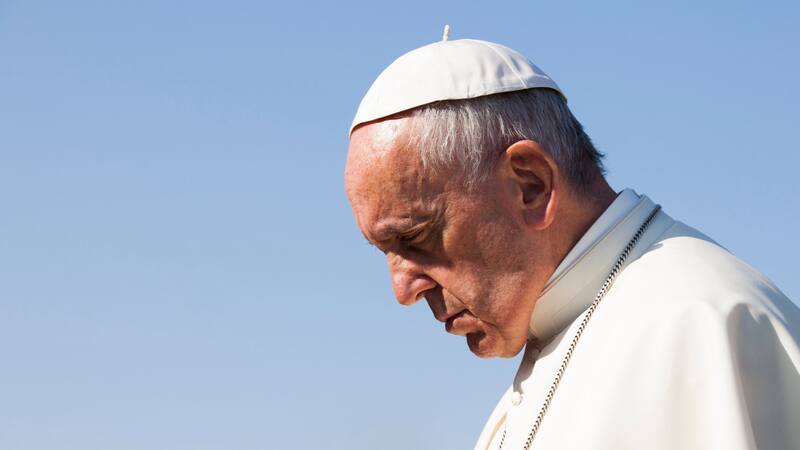 El papa Francisco no está fuera de peligro y los médicos afirman que su estado es crítico