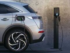 Este es el primer auto "enchufable" que Stellantis venderá en Argentina